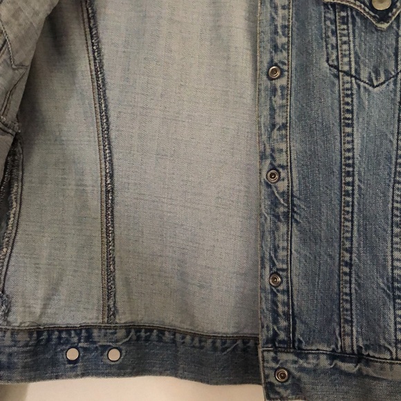 VINTAGE Levi Strauss Blue Denim Jacket - LIKE NEW - Picture 15 of 17